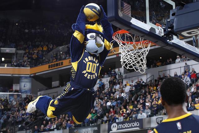 劳森15+12齐麟15分新疆力克首钢 张才仁24分